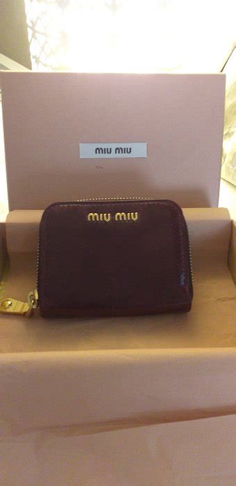 miu miu portemonnee sale|where to buy miu michu.